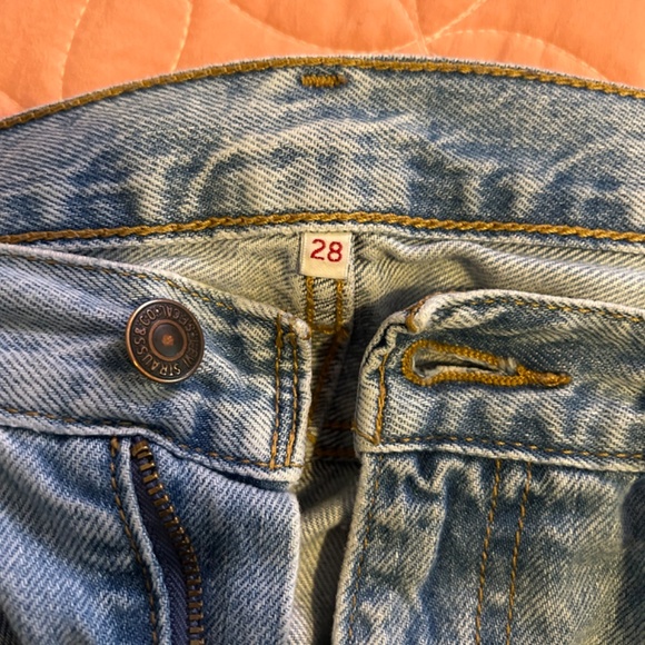 Levis - Picture 2 of 2